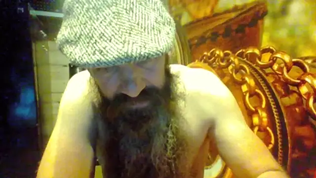 sit-on-my-beard Show in webcam
