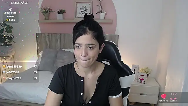 lucia_henao_ Adlı Modelin Canlı XXX Sohbeti