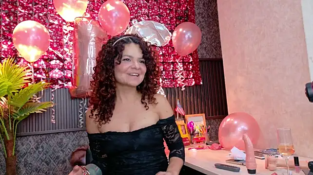 LolaaWilld's Live XXX Chat