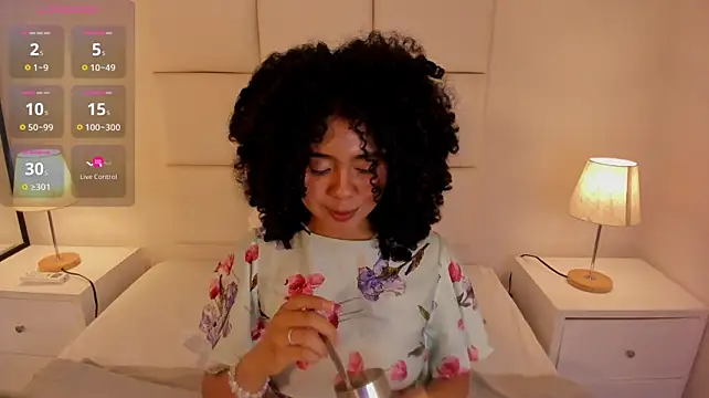 Kiraspell Chat XXX live