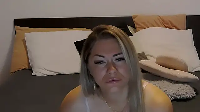 AdelleDeep live XXX chat