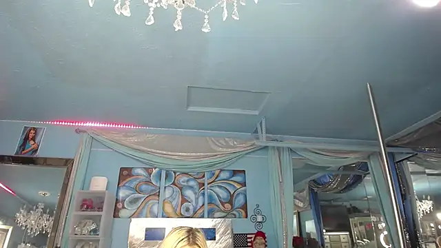 ADRIANNA_FOX 现场XXX聊天