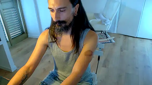 Chat +18 de Mrkurt86 ao vivo