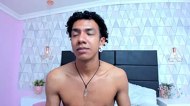 XXX chat uživo modela MarckThompsonn