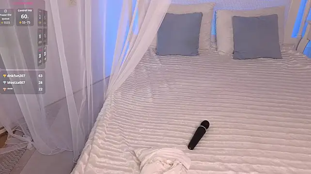 XXX chat uživo modela Little__Lunaa