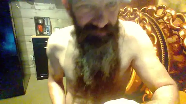 sit-on-my-beard: διαδικτυακό σόου στην κάμερα