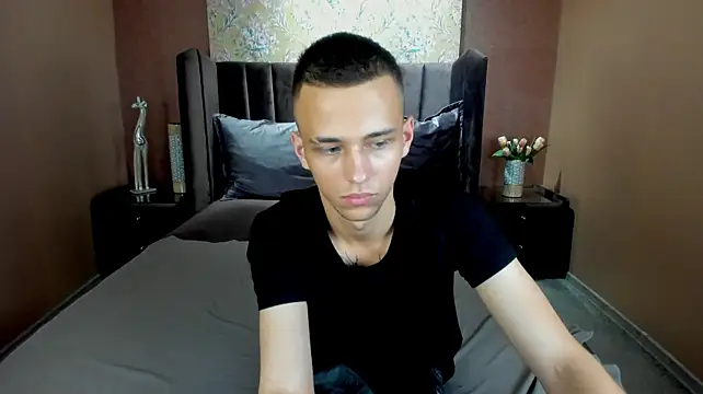 Онлайн чат XXX lucaskaur