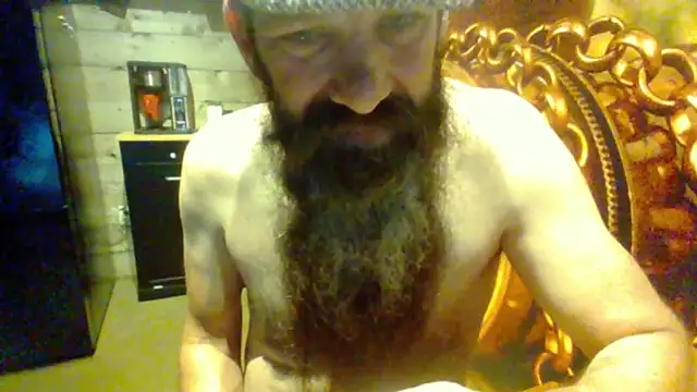 sit-on-my-beard Show in webcam