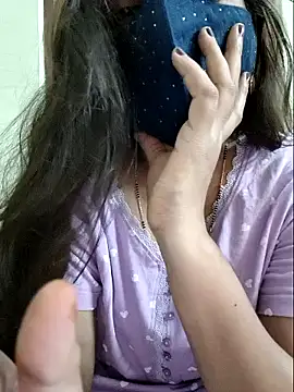 yoursana- live XXX chat