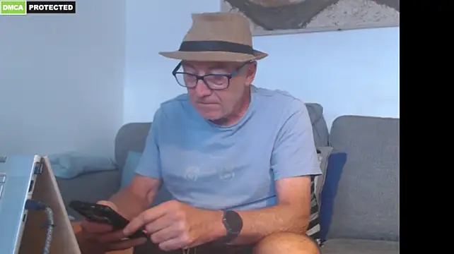 הופעת וובקאם של bluedae1