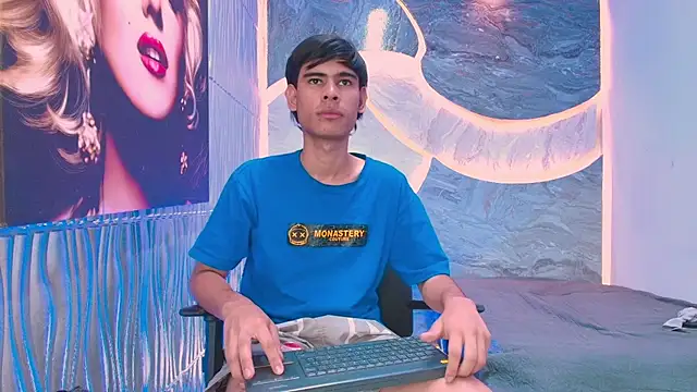 Tyler_schoby Live XXX-chat