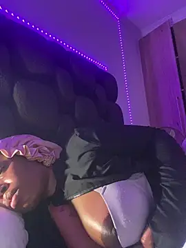 RainBougie's Live XXX Chat