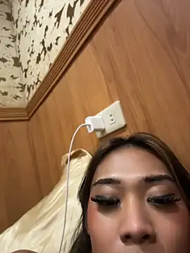 hugecock_tamira Pertunjukan Webcam