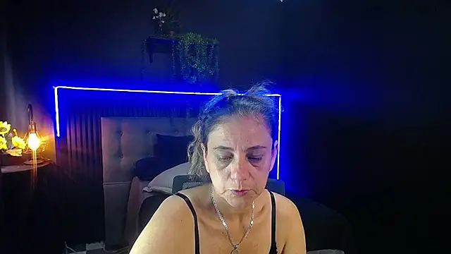 sasi_luna's Live XXX Chat