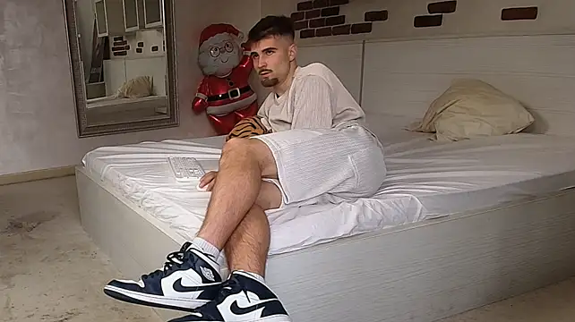 Show modela KyloEast na web-kameri