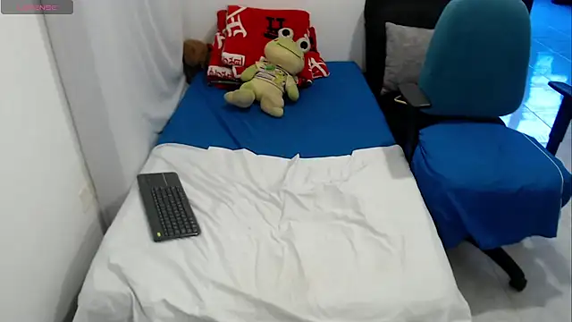 LAURA_Foxht 라이브 XXX 채팅