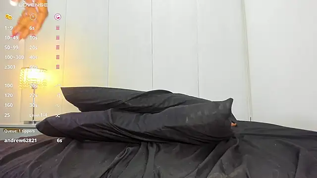 Evaa_Martinez 现场XXX聊天