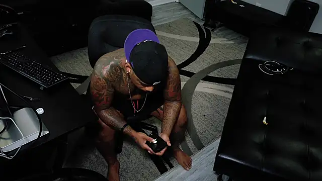 Chat +18 de SLANGONDEMHOES ao vivo