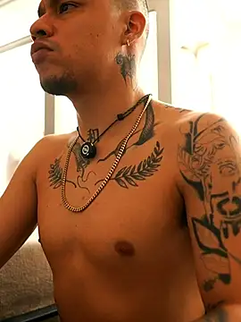 AlphaMasterXxx 라이브 XXX 채팅