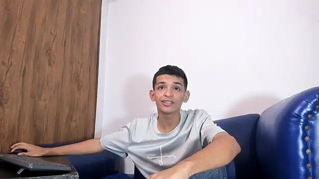 littlecum18 Chat XXX live