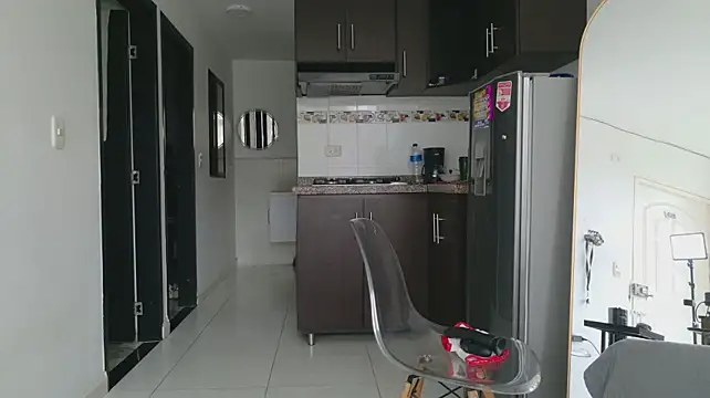 grey___27 Adlı Modelin Canlı XXX Sohbeti