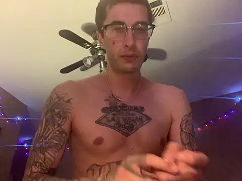 JuicyJoshy élő XXX-chatje