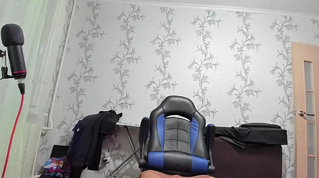 Show modela SanFrantsisko na web-kameri