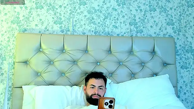 AndrewCrooss Pertunjukan Webcam