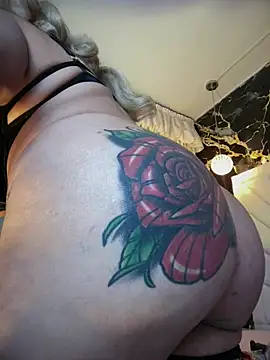 scarlett_sexx69: онлайн-секс-чат