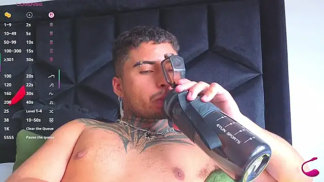 JuanCamiilo_66 Adlı Modelin Canlı XXX Sohbeti