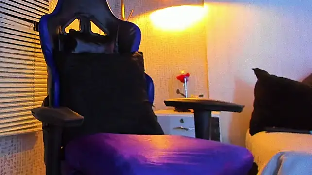 Daniel_huge22's Live XXX Chat