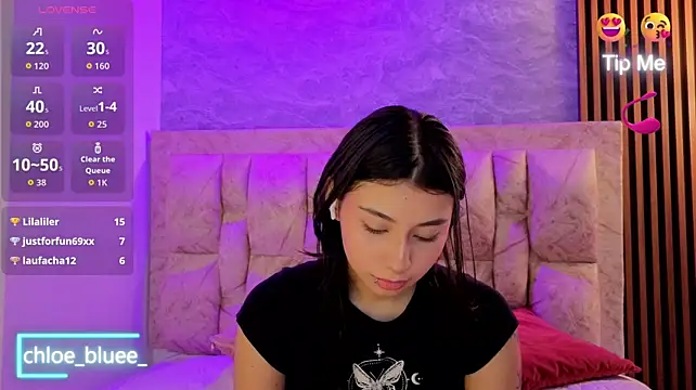 chloe_bluee_'s Live XXX Chat