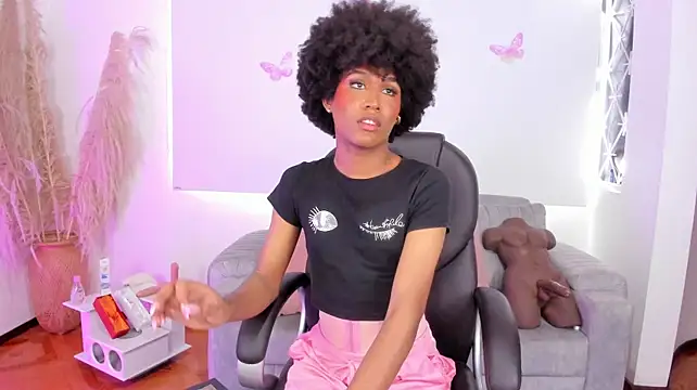 NaomiSaenz_'s Webcam Show