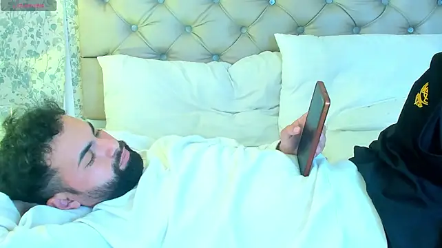 AndrewCrooss Webcam Show