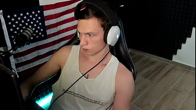 Živý XXX chat More_than_friend