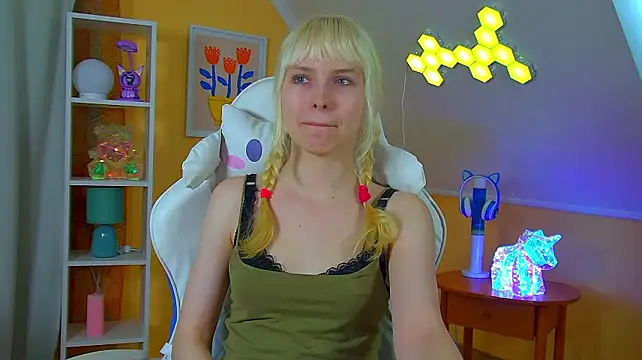 Chatroom XXX en direct de HannahHollis