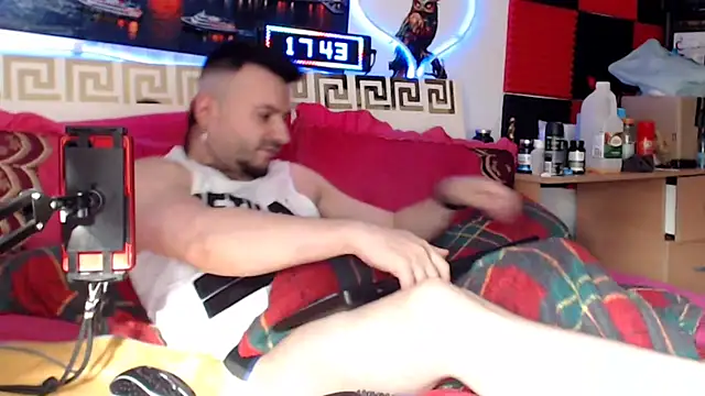 Hugec0ck007 Webcam show