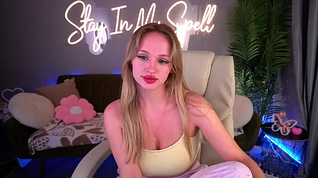 LylaYeess XXX чат на живо