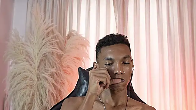 JulienSaint 라이브 XXX 채팅