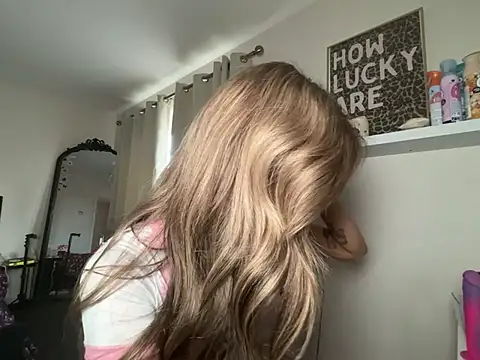 XXX chat uživo modela leahlegsterx