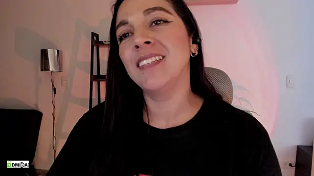 urcute_kitten লাইভ XXX চ্যাট