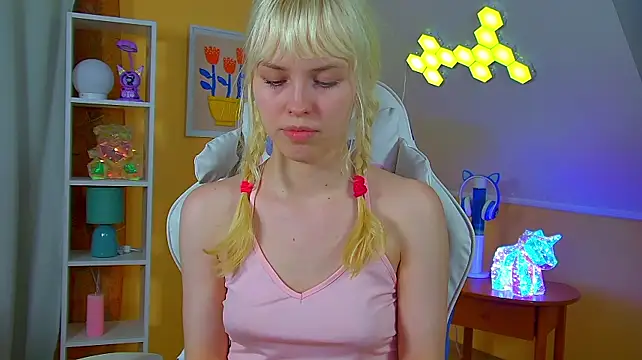 Chat +18 de HannahHollis ao vivo
