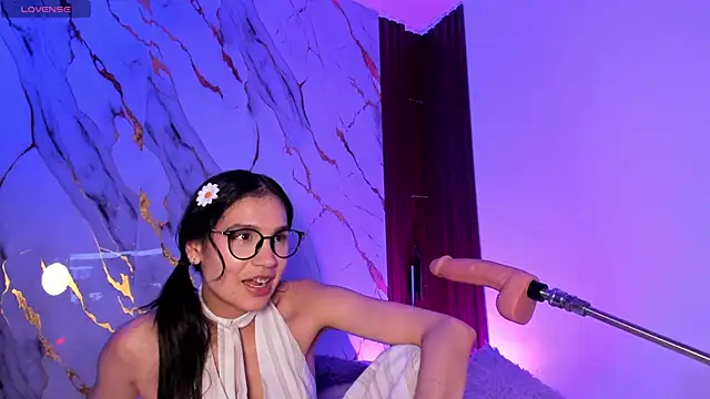 Chatroom XXX en direct de Emmiicute