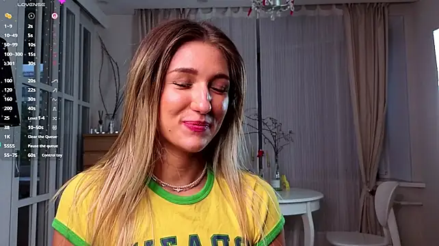 AdelaNovela's Webcam Show