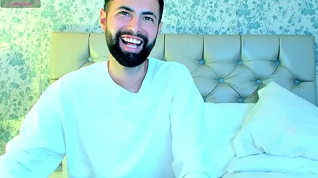 Онлайн чат XXX AndrewCrooss