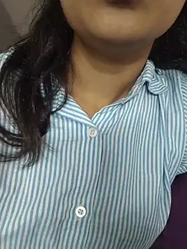 Chat +18 de Ritika_jha01 ao vivo