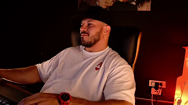 AngeloEric Chat XXX live