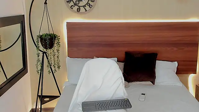 SamayRyann XXX чат на живо