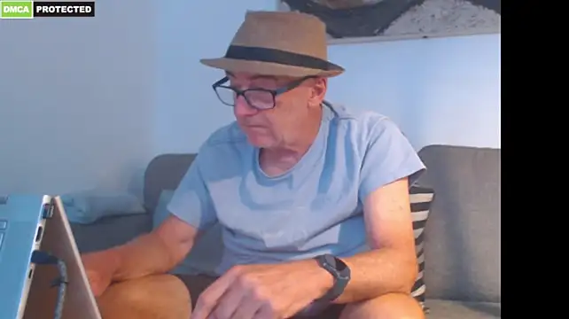 bluedae1 webcam show