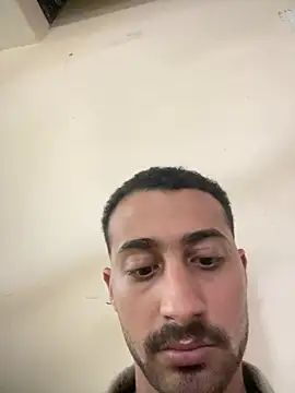 عرض كام Hehjehjeqll